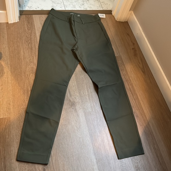 Old Navy High-Rise Pixie Pants Size 12 - Picture 1 of 5